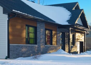 Select the Best Siding for Cold Climates: Homeowner's Guide - Beonstone